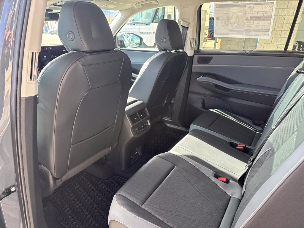 2027 Volkswagen Atlas SE w/Technology