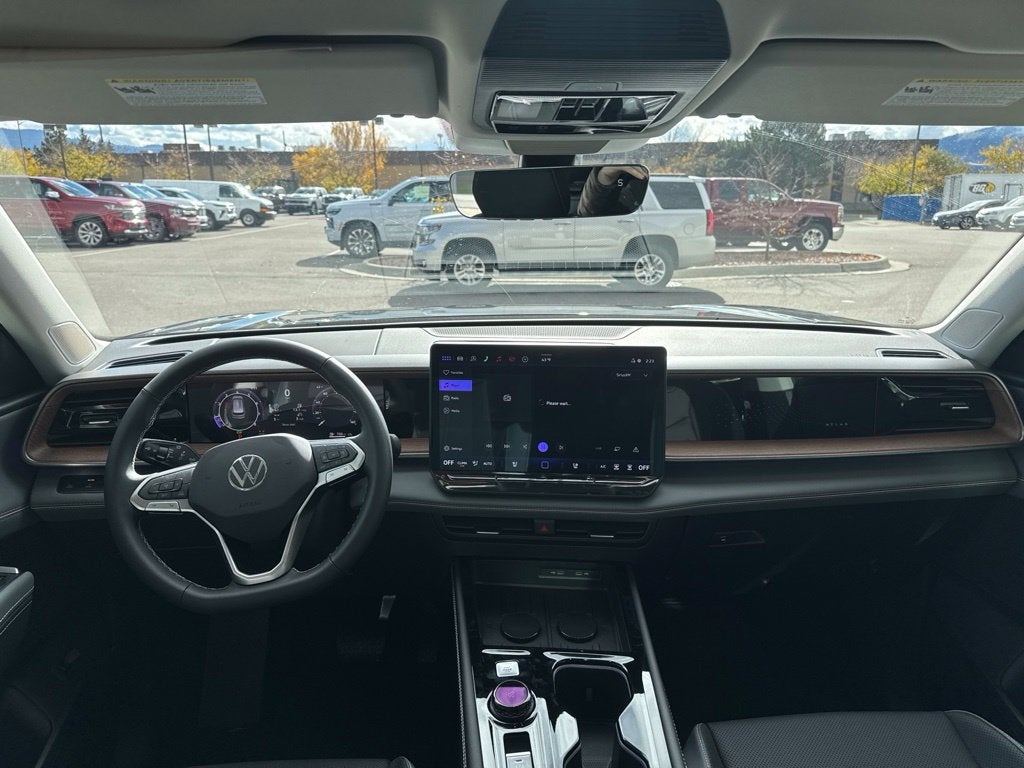 2027 Volkswagen Atlas SE w/Technology
