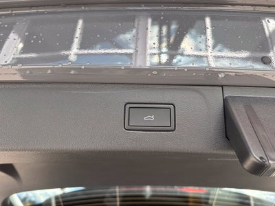 2027 Volkswagen Atlas SE w/Technology