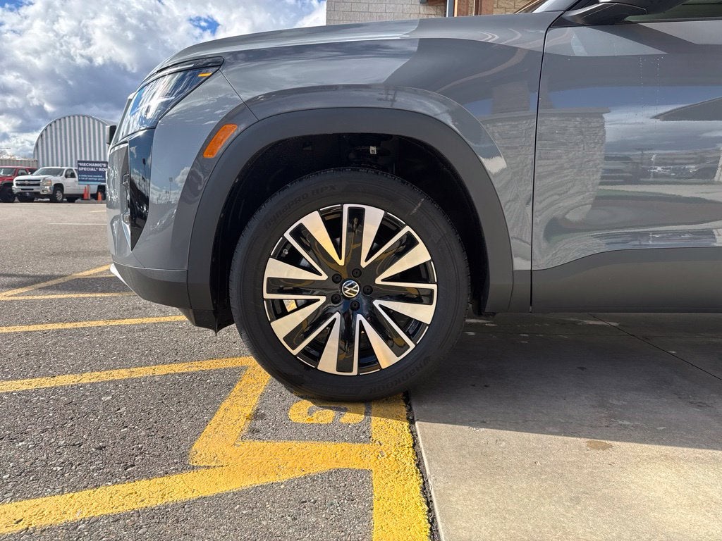 2027 Volkswagen Atlas SE w/Technology