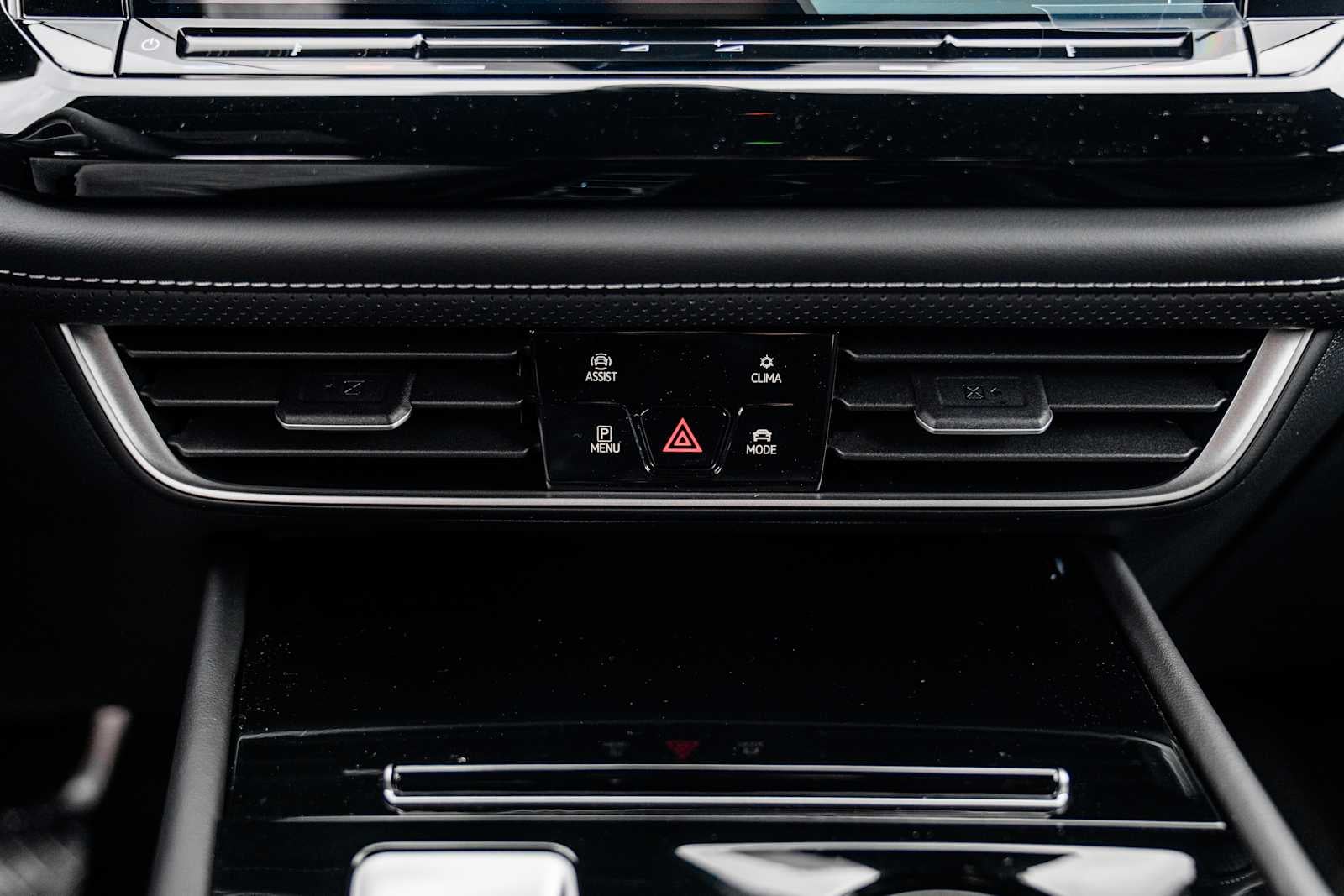 2026 Volkswagen Atlas Cross Sport 2.0T SE w/Tech 4MOTION