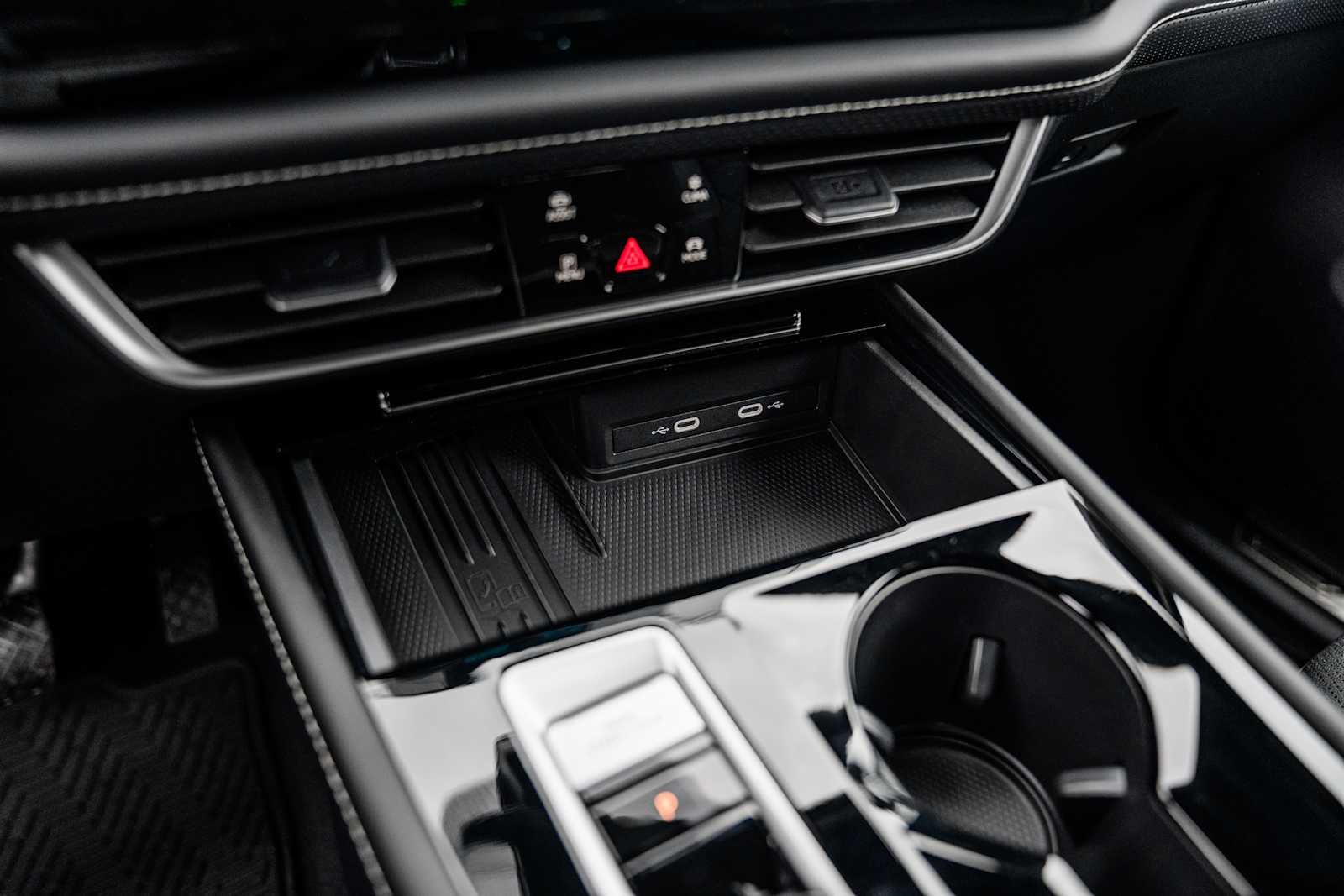 2026 Volkswagen Atlas Cross Sport 2.0T SE w/Tech 4MOTION