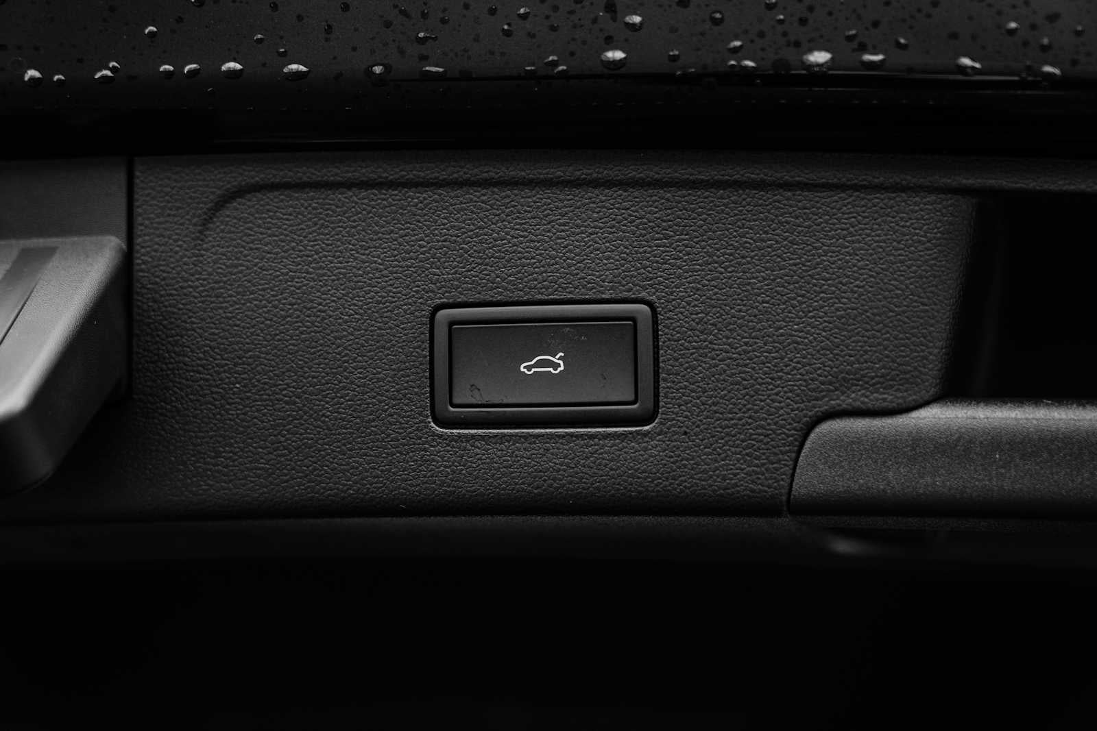 2026 Volkswagen Atlas Cross Sport 2.0T SE w/Tech 4MOTION