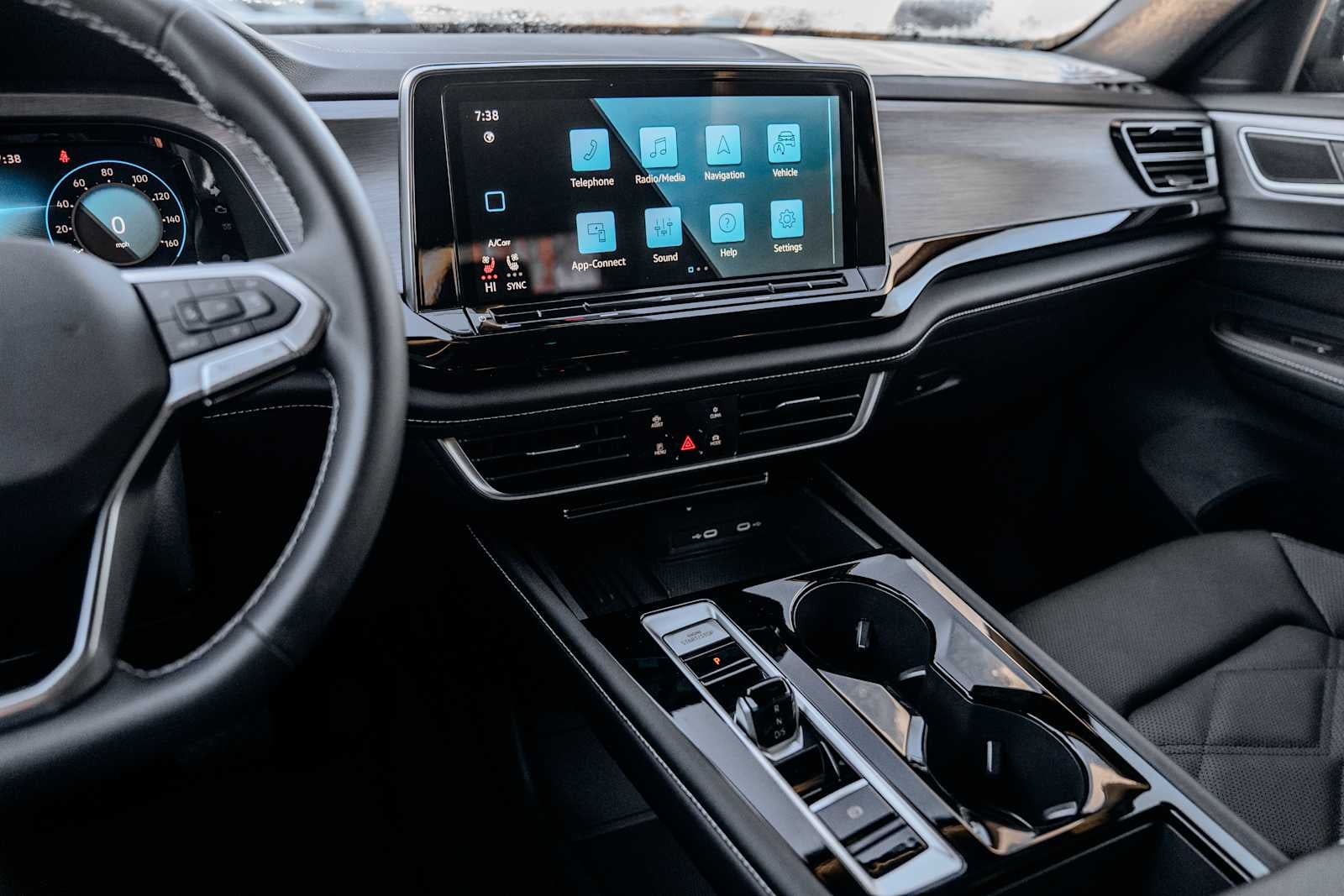 2026 Volkswagen Atlas Cross Sport 2.0T SE W/TECHNOLOGY