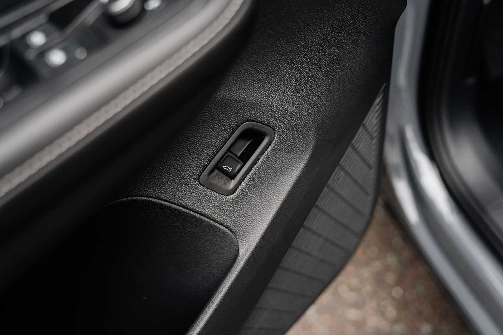 2026 Volkswagen Atlas Cross Sport 2.0T SE w/Tech 4MOTION