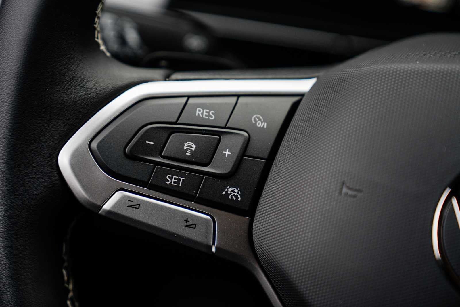 2026 Volkswagen Atlas Cross Sport 2.0T SE w/Tech 4MOTION