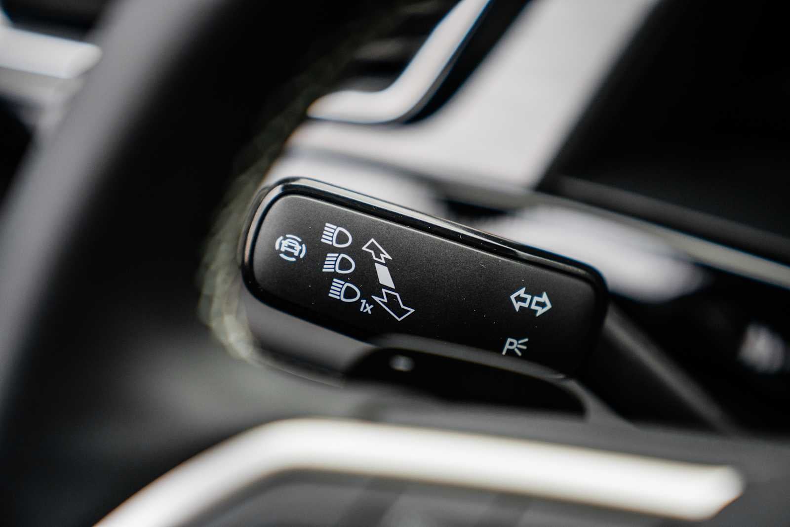 2026 Volkswagen Atlas Cross Sport 2.0T SE w/Tech 4MOTION