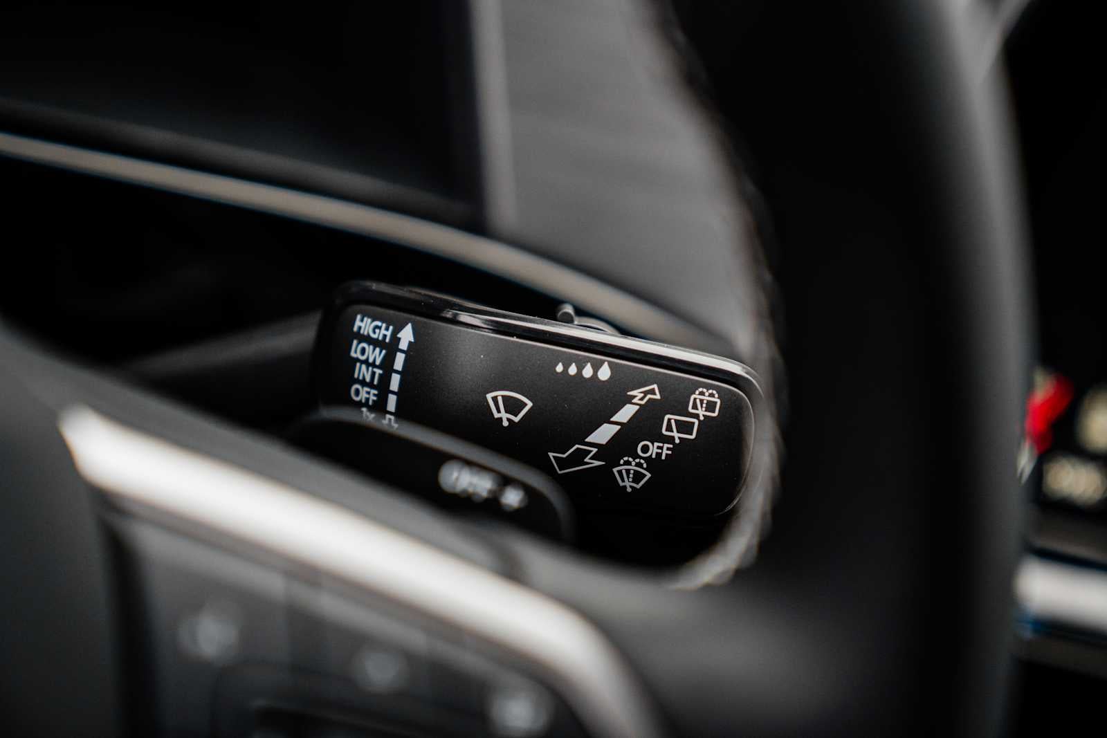 2026 Volkswagen Atlas Cross Sport 2.0T SE w/Tech 4MOTION