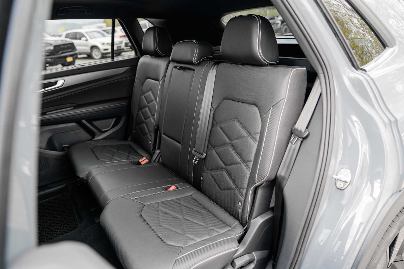 2025 Volkswagen Atlas Cross Sport 2.0T SE w/Technology