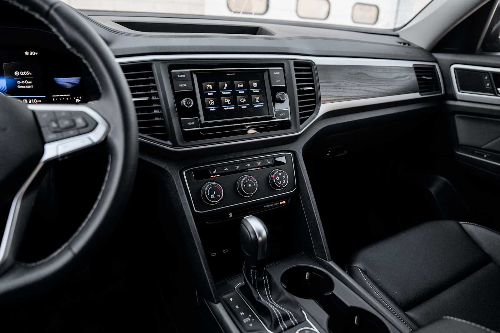 2023 Volkswagen Atlas 2.0T SE