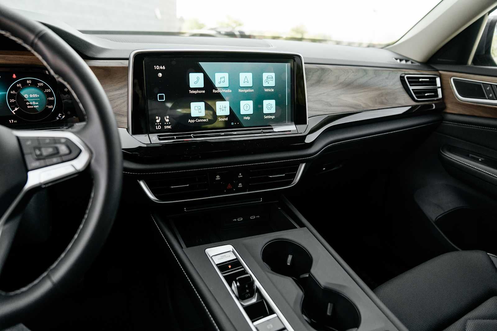 2025 Volkswagen Atlas 2.0T SE