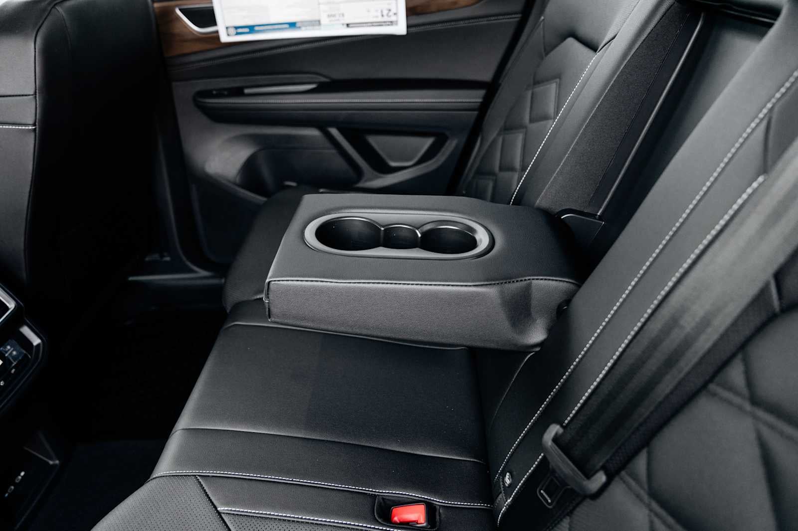 2025 Volkswagen Atlas 2.0T SE