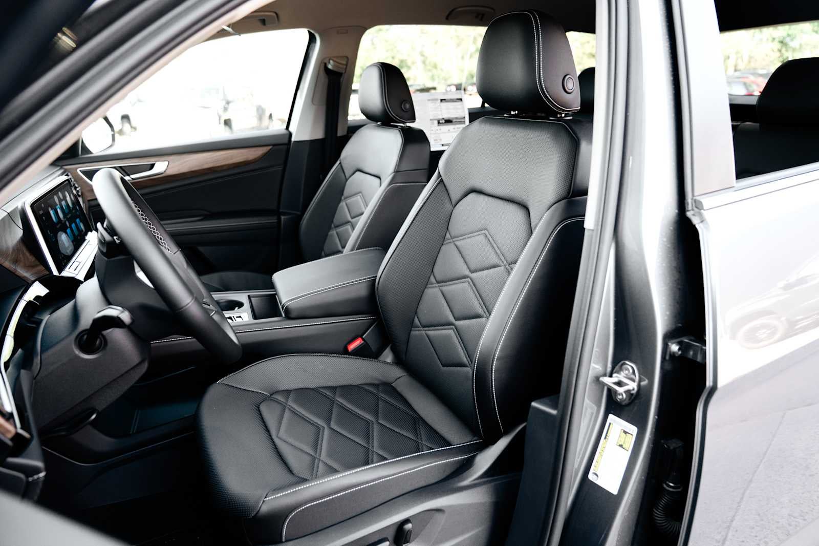 2025 Volkswagen Atlas 2.0T SE