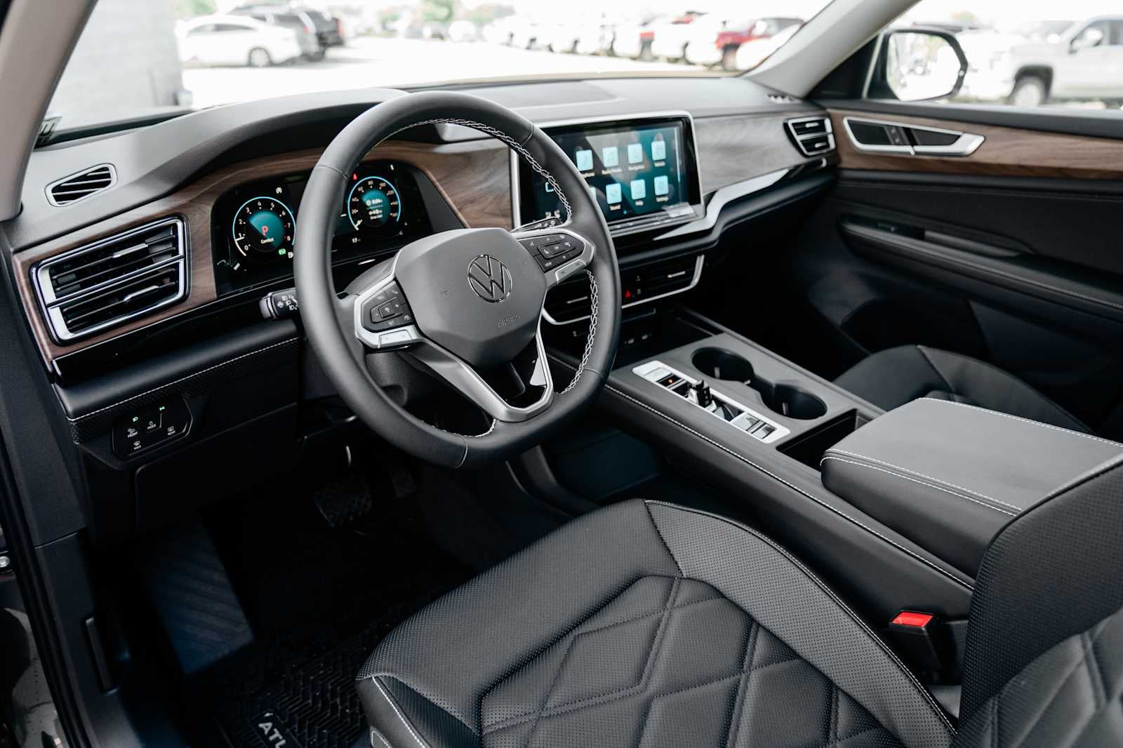 2025 Volkswagen Atlas 2.0T SE