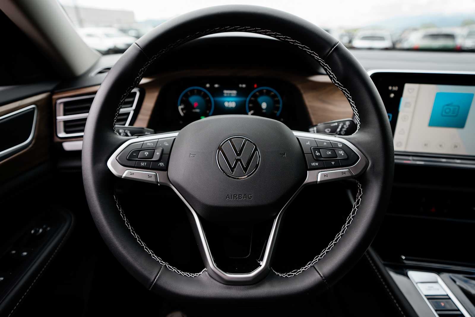 2025 Volkswagen Atlas 2.0T SE