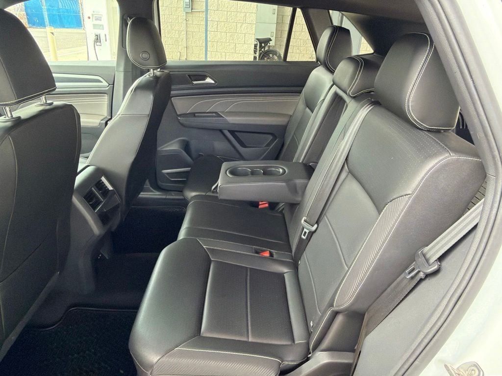 2023 Volkswagen Atlas Cross Sport 3.6L V6 SEL R-Line Black