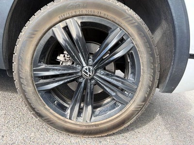 2023 Volkswagen Atlas Cross Sport 3.6L V6 SEL R-Line Black
