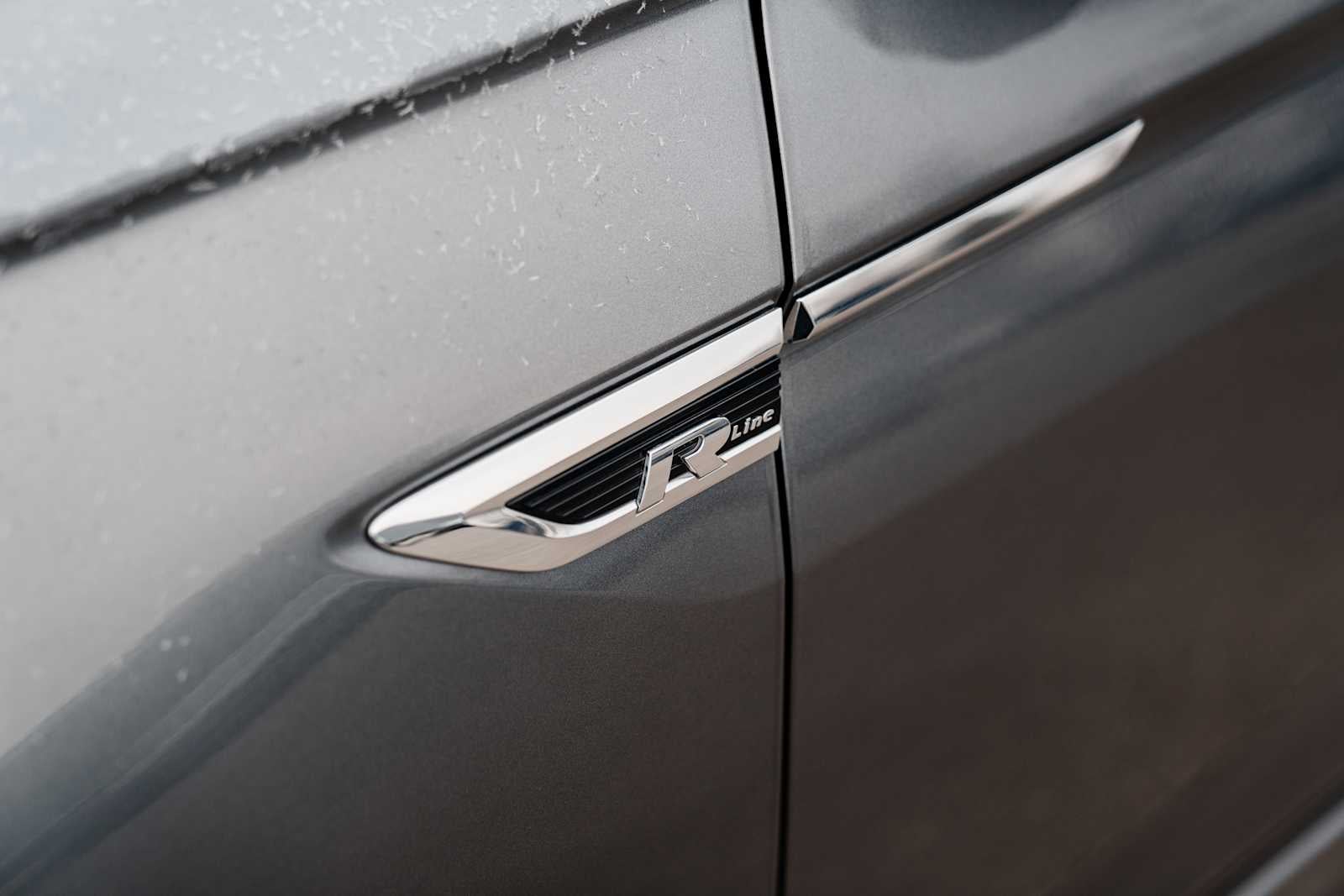 2021 Volkswagen Tiguan SE R-Line Black