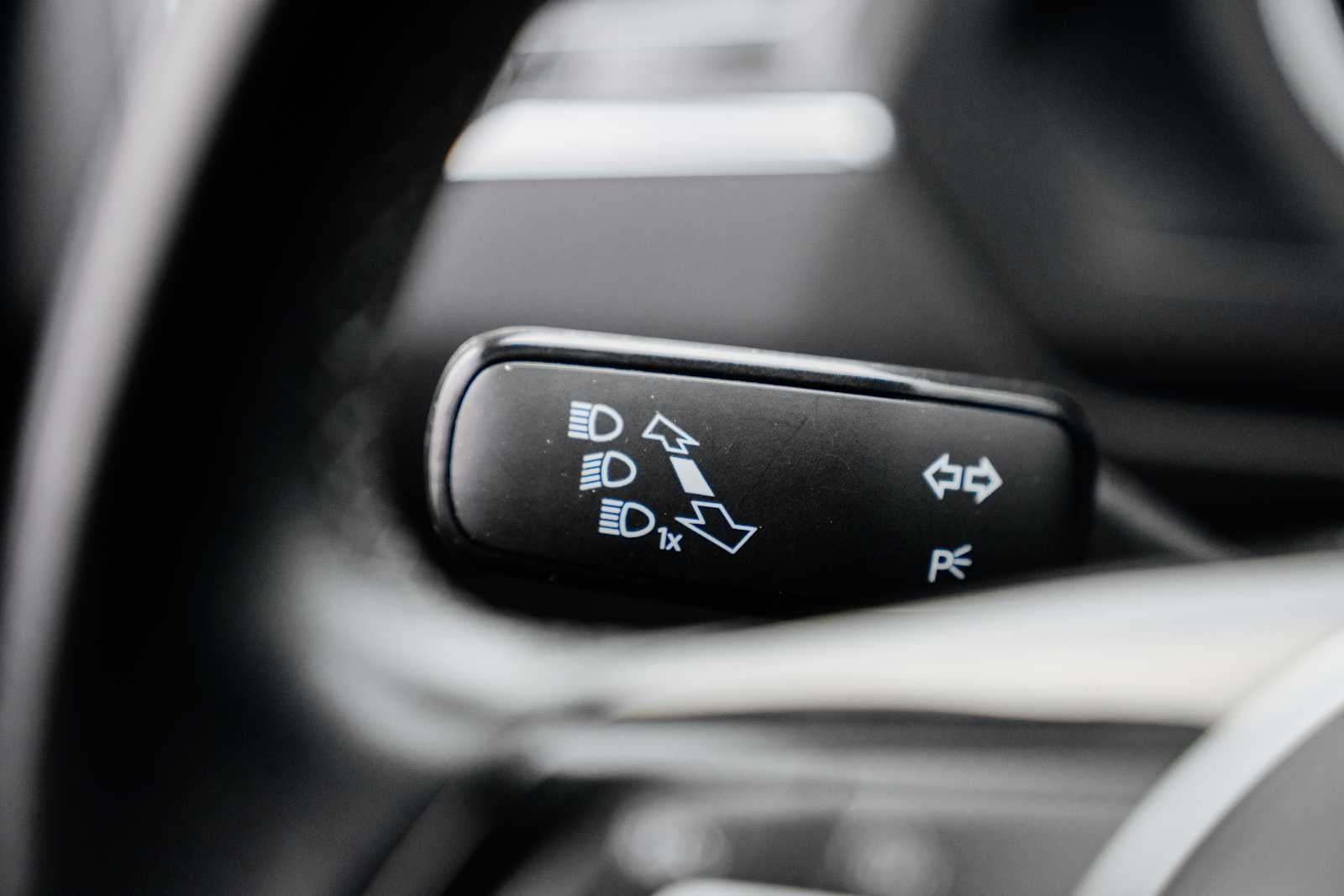 2021 Volkswagen Tiguan SE R-Line Black