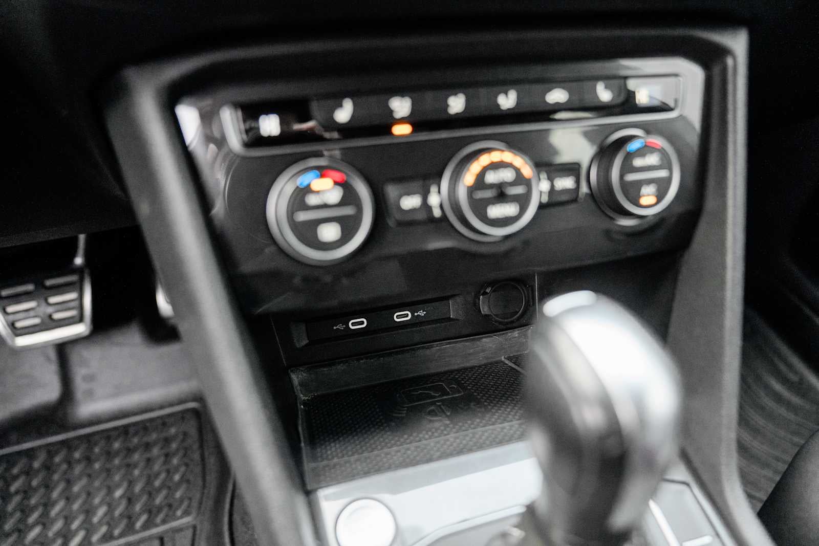 2021 Volkswagen Tiguan SE R-Line Black