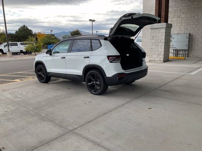 2027 Volkswagen Taos 1.5T SE