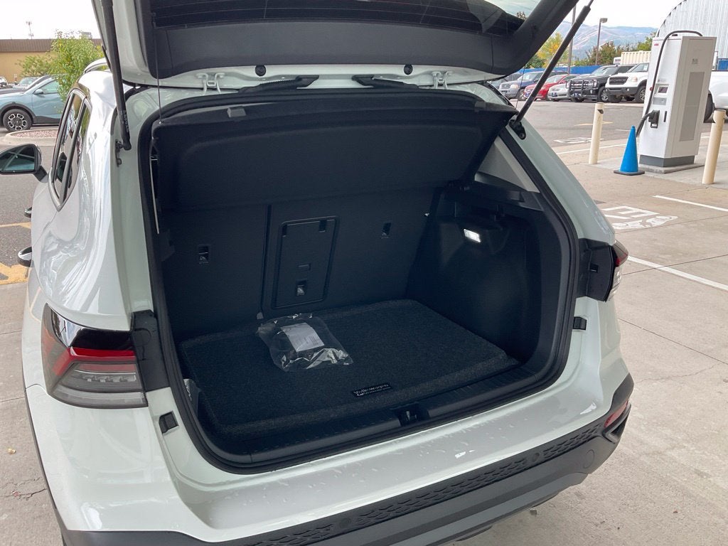 2027 Volkswagen Taos 1.5T SE