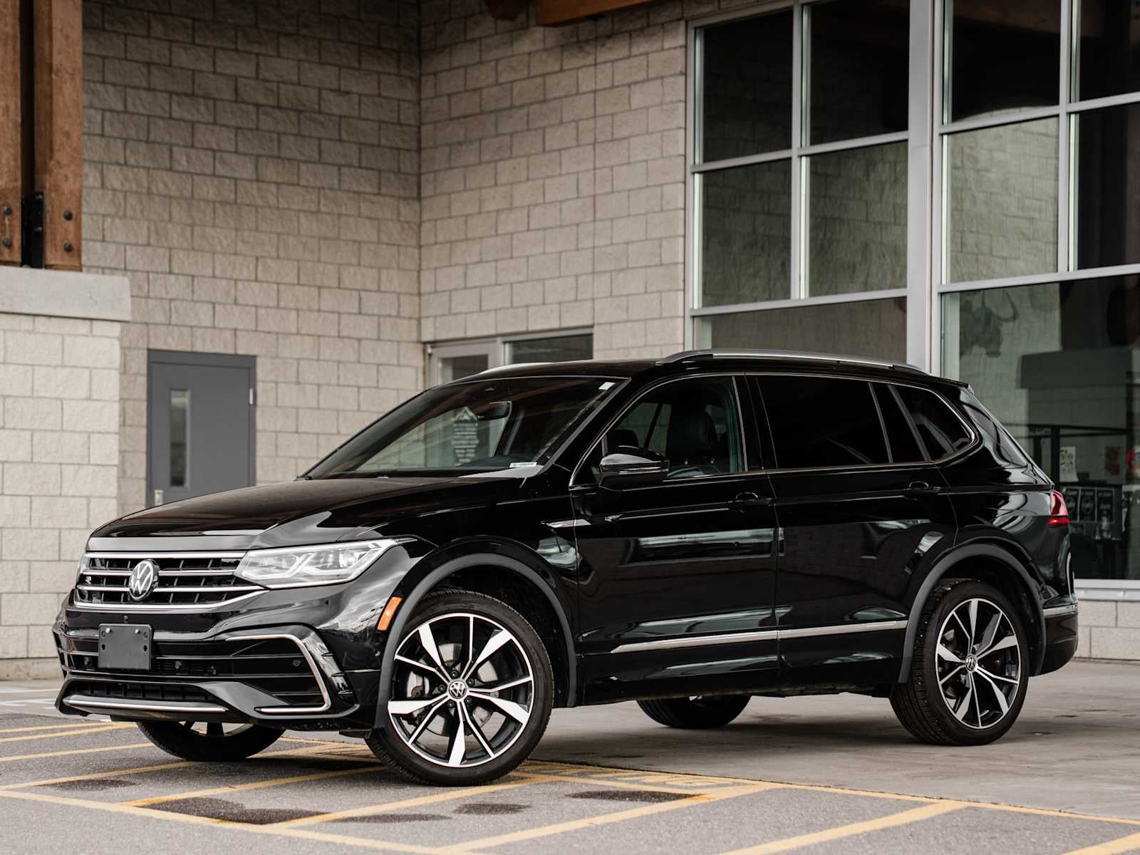 2024 Volkswagen Tiguan SEL R-Line