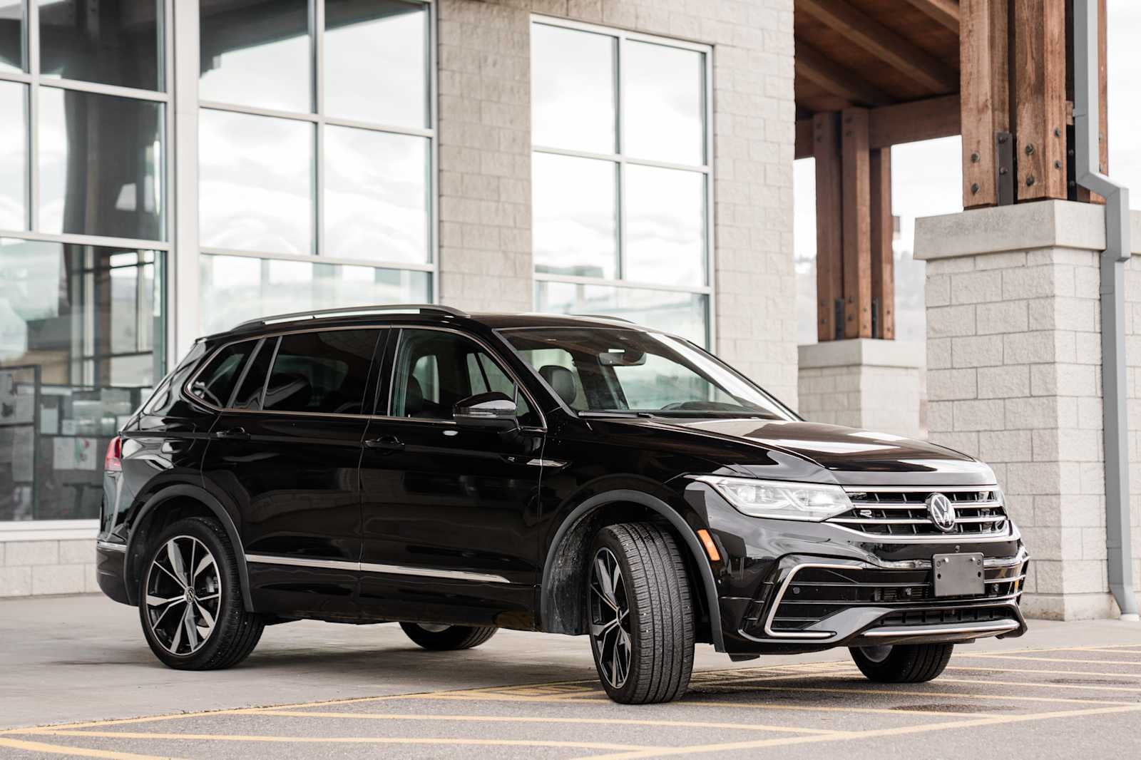 2024 Volkswagen Tiguan SEL R-Line