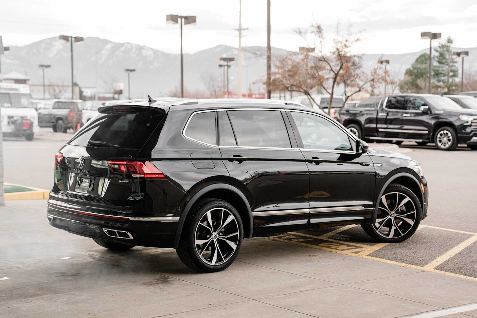 2024 Volkswagen Tiguan SEL R-Line