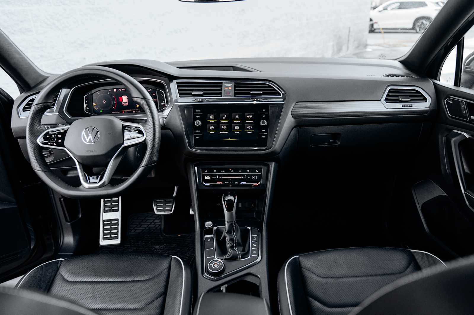 2024 Volkswagen Tiguan SEL R-Line