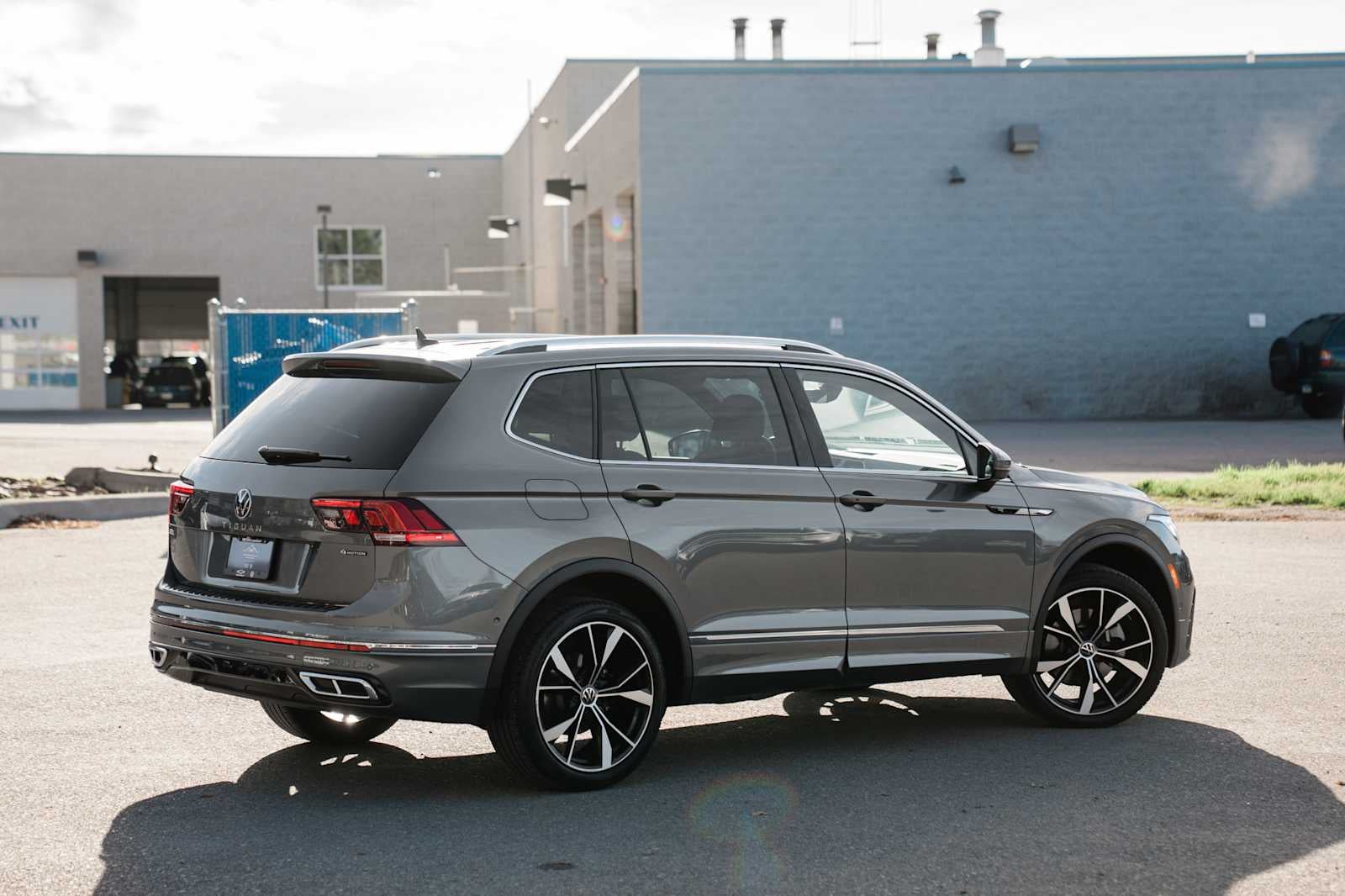 2024 Volkswagen Tiguan SEL R-Line