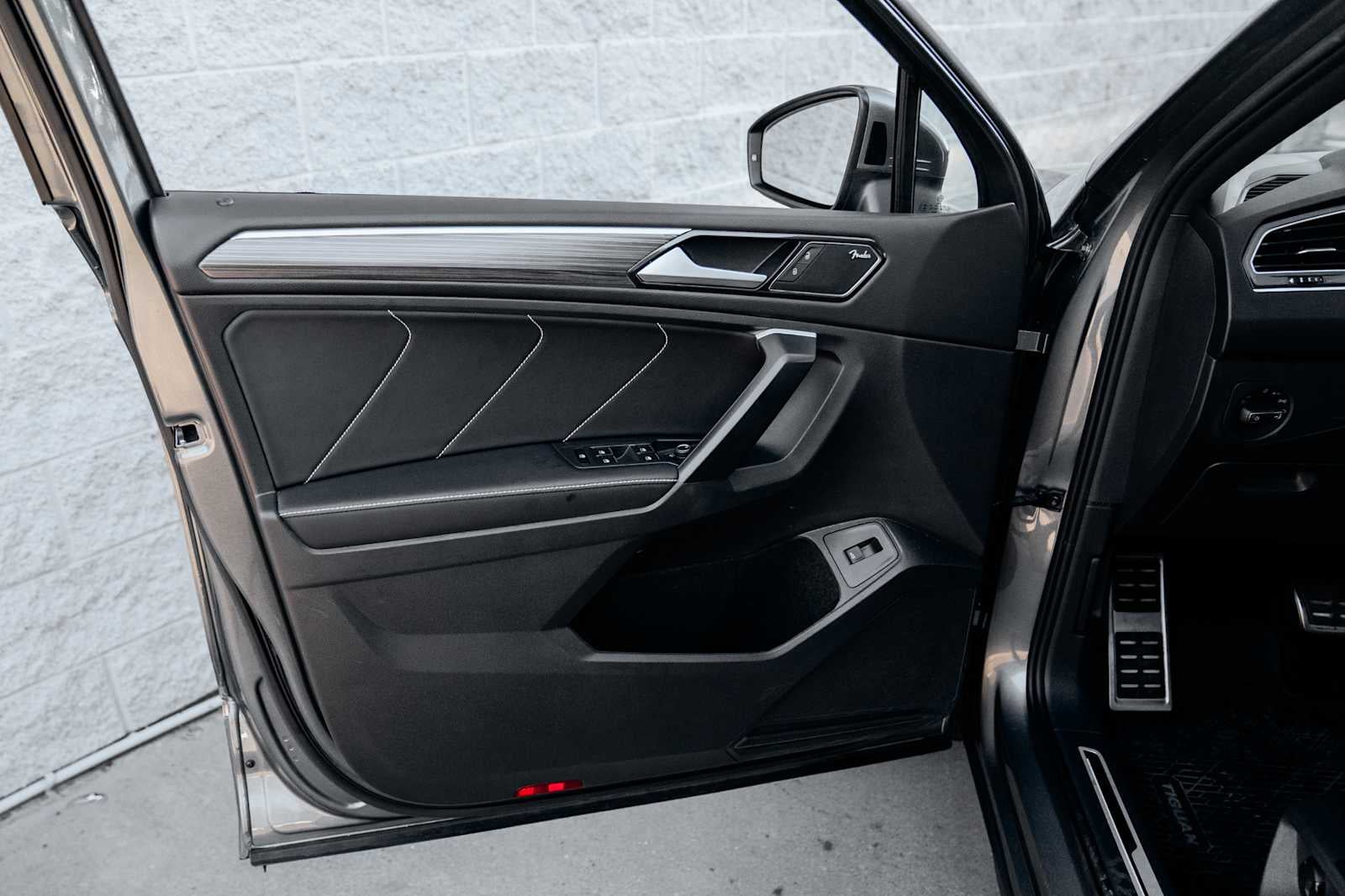 2024 Volkswagen Tiguan SEL R-Line