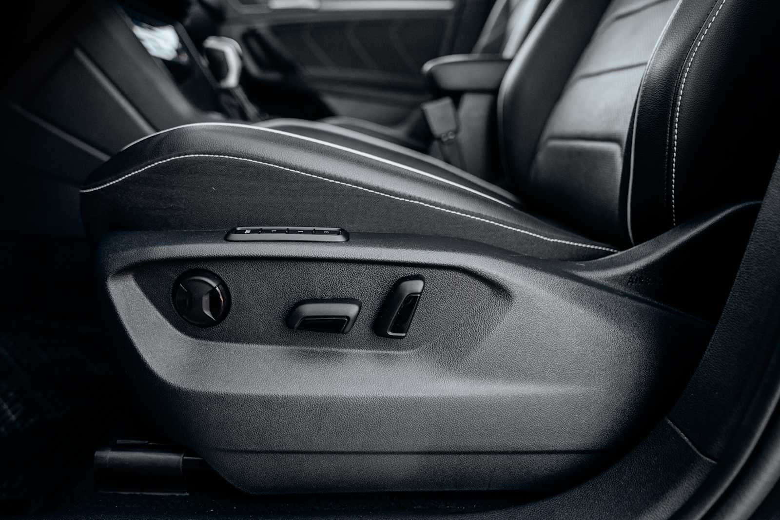 2024 Volkswagen Tiguan SEL R-Line