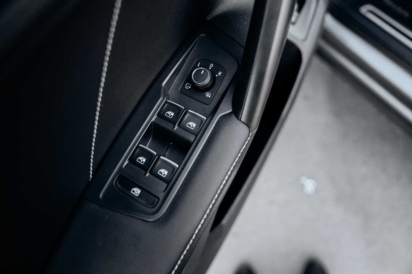 2024 Volkswagen Tiguan SEL R-Line