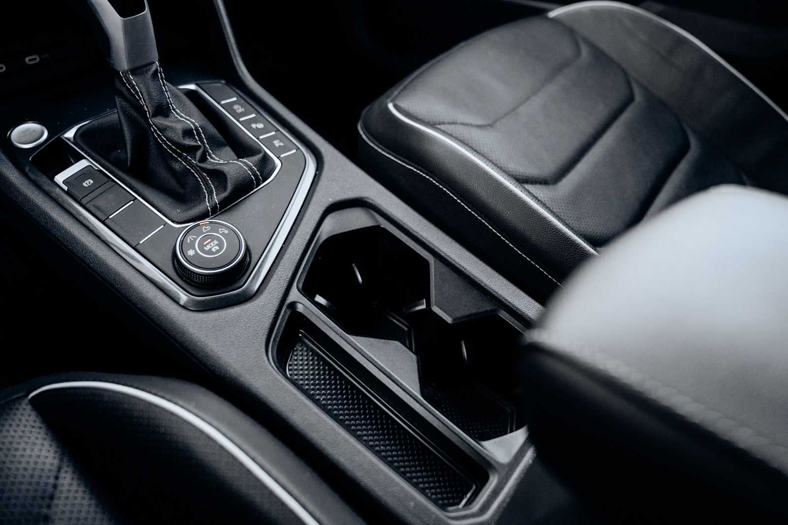 2024 Volkswagen Tiguan SEL R-Line