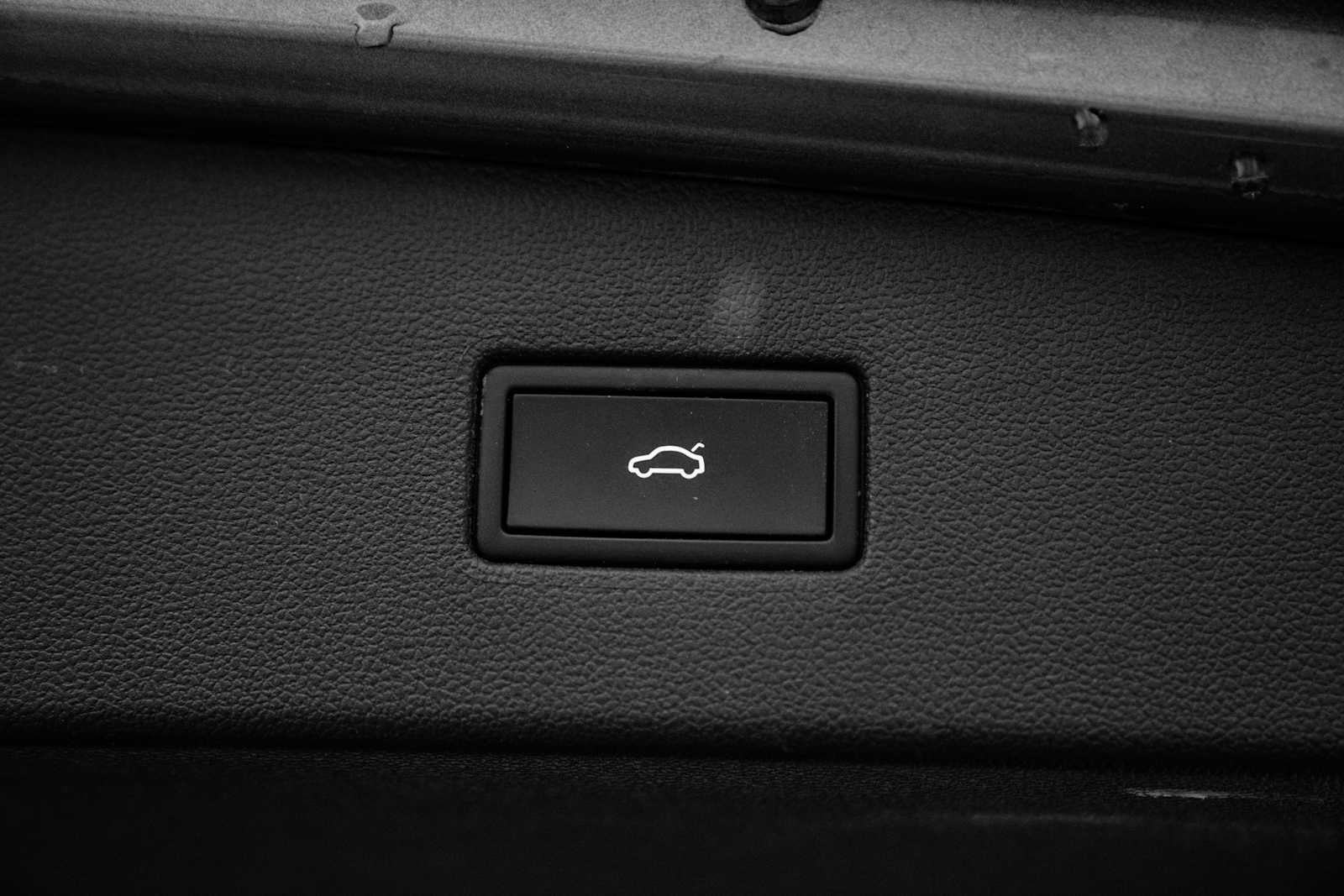 2024 Volkswagen Tiguan SEL R-Line