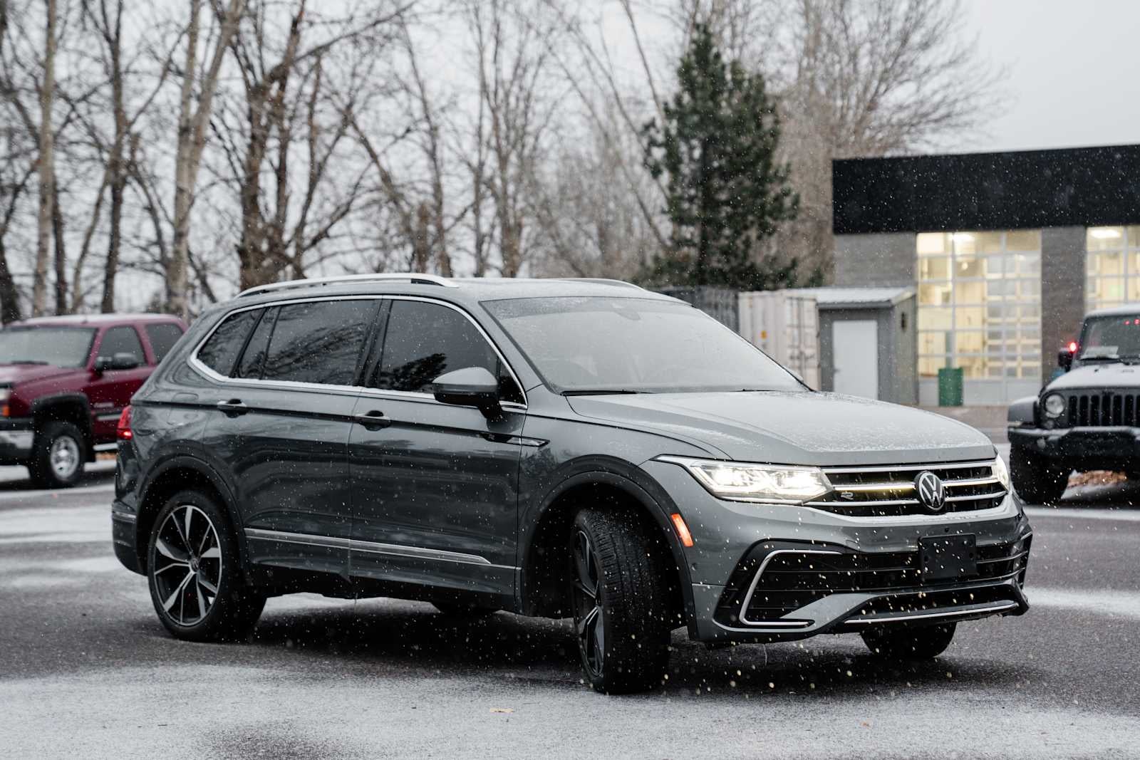 2024 Volkswagen Tiguan SEL R-Line