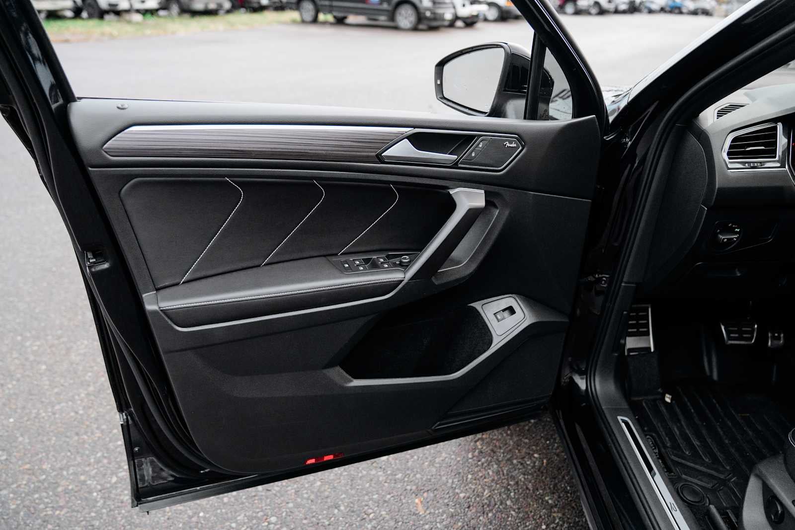 2022 Volkswagen Tiguan SEL R-Line