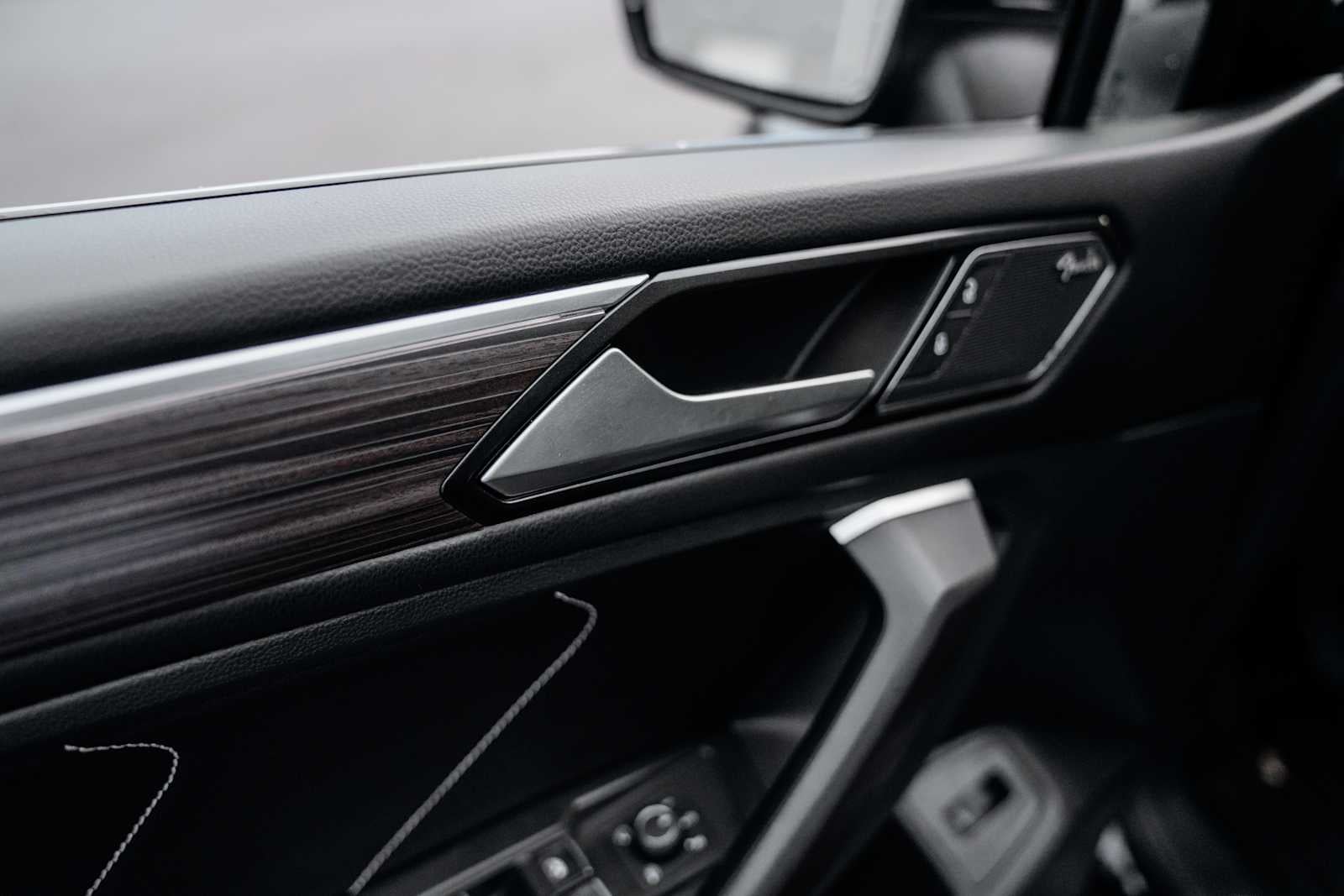 2022 Volkswagen Tiguan SEL R-Line