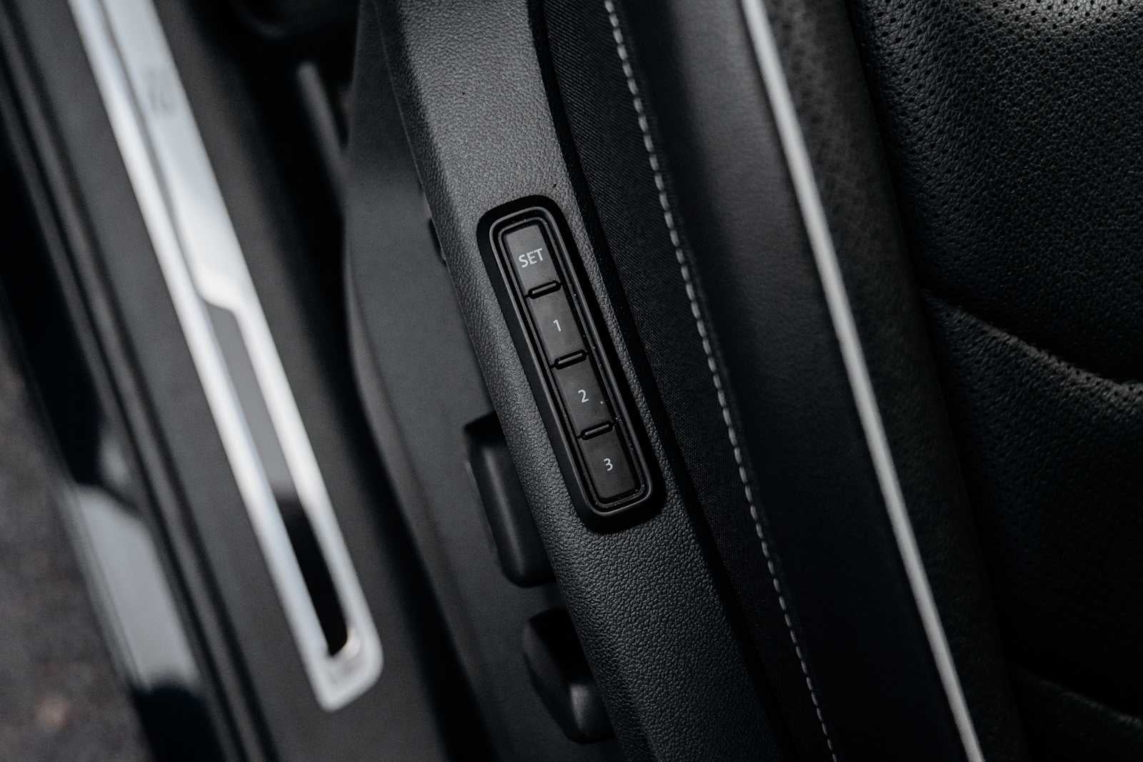 2022 Volkswagen Tiguan SEL R-Line