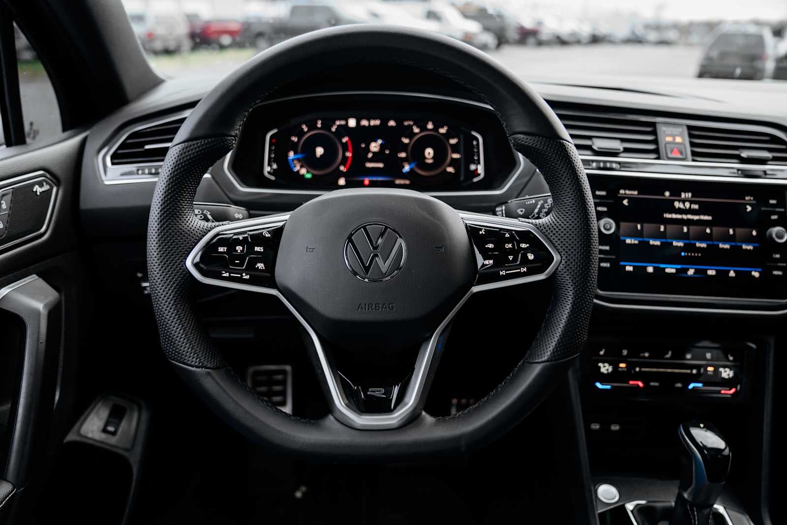 2022 Volkswagen Tiguan SEL R-Line