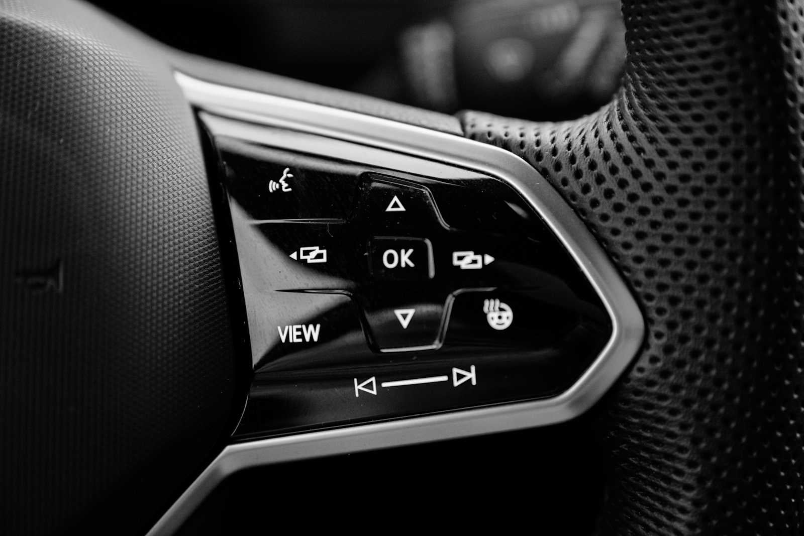 2022 Volkswagen Tiguan SEL R-Line