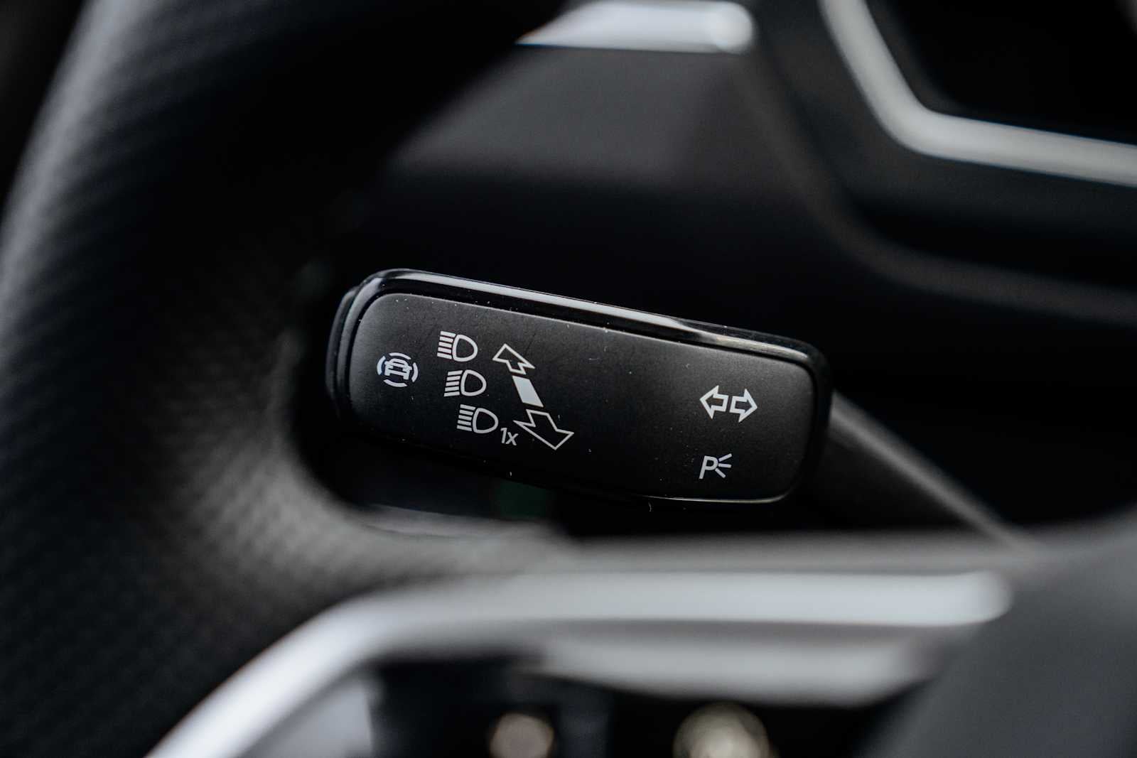 2022 Volkswagen Tiguan SEL R-Line