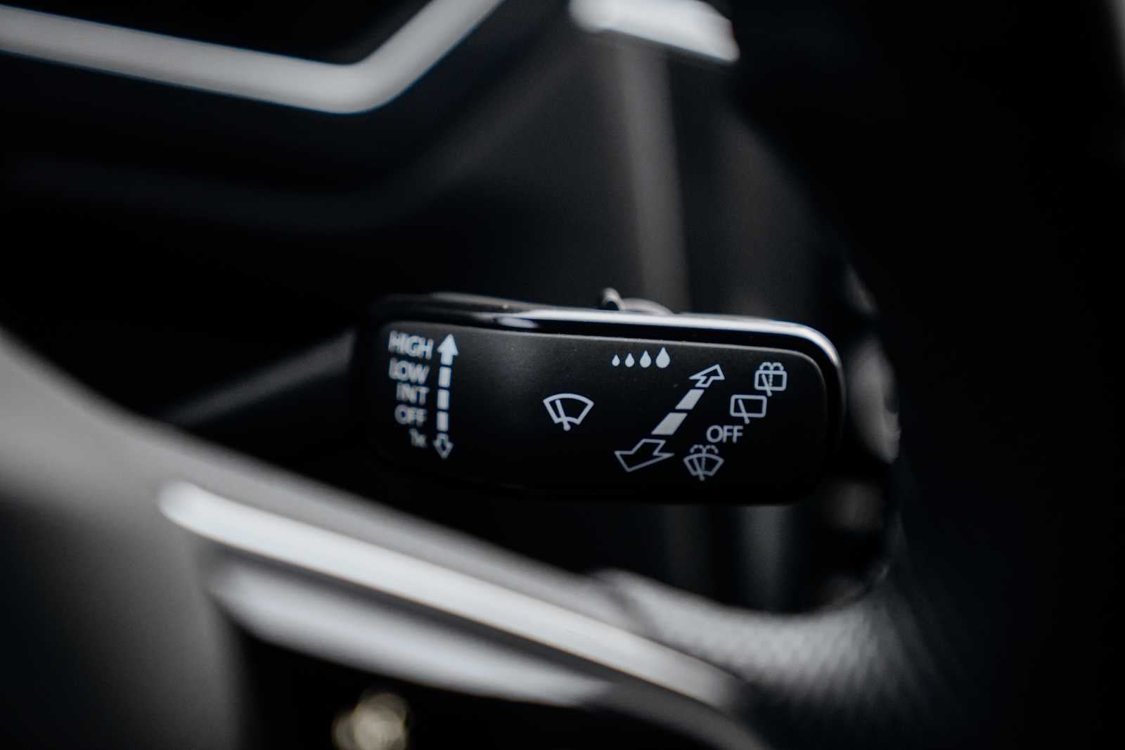 2022 Volkswagen Tiguan SEL R-Line