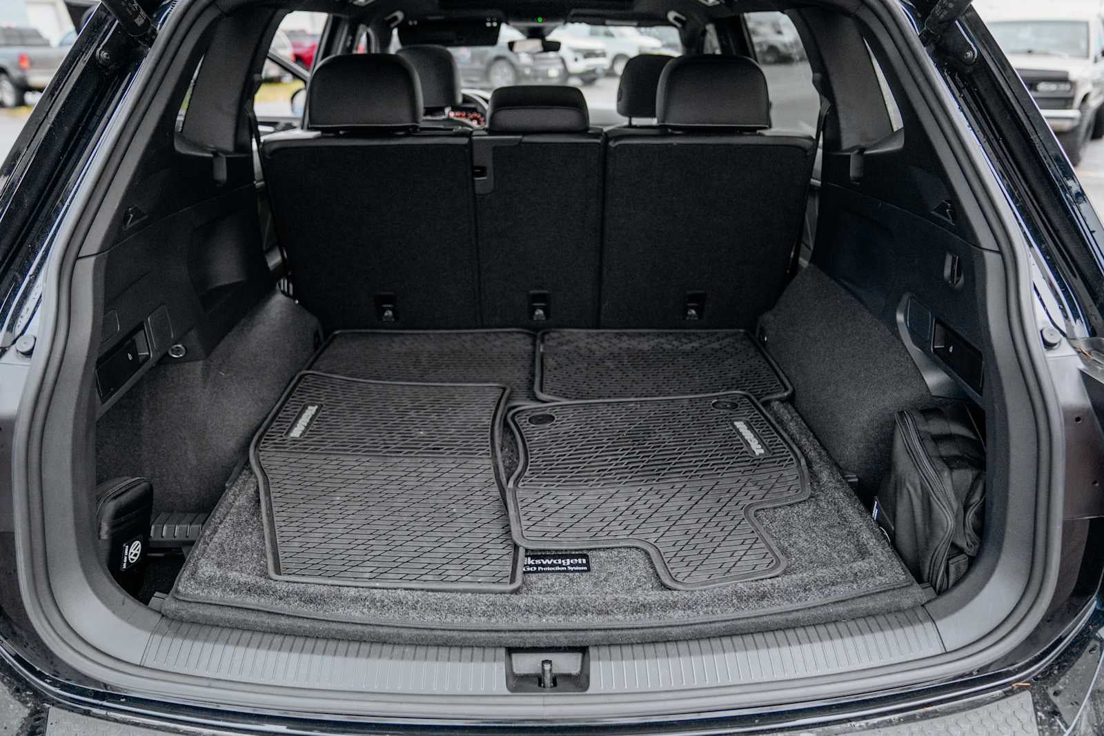 2022 Volkswagen Tiguan SEL R-Line