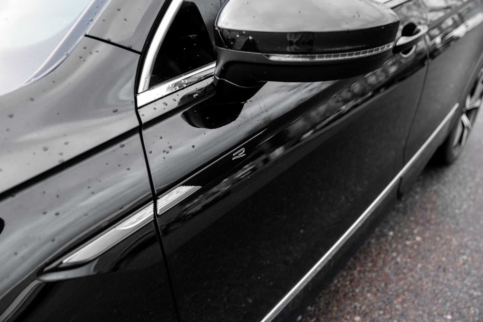 2022 Volkswagen Tiguan SEL R-Line