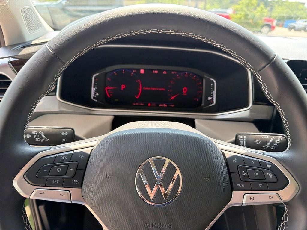 2025 Volkswagen Taos SEL