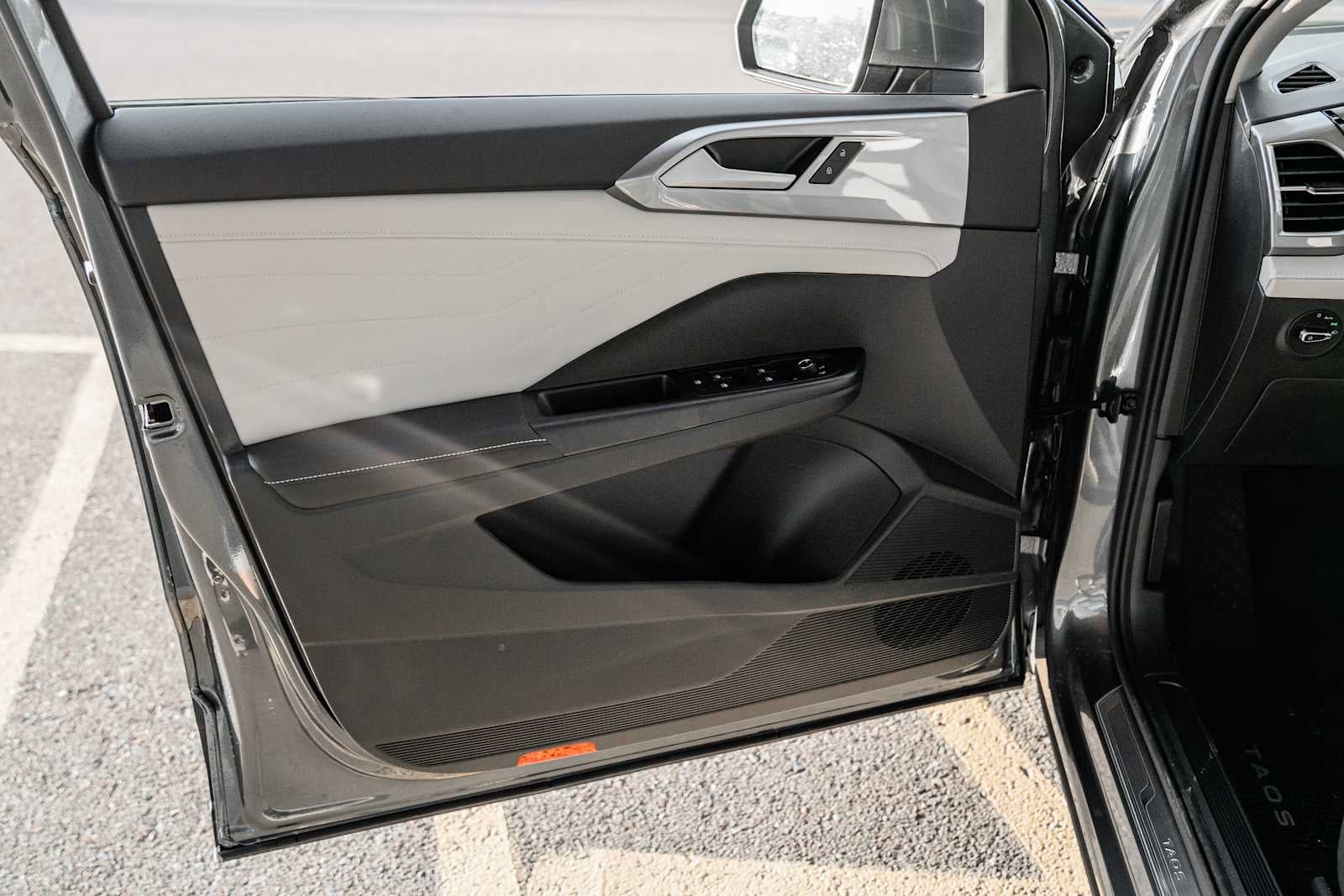 2026 Volkswagen Taos SEL 4MOTION