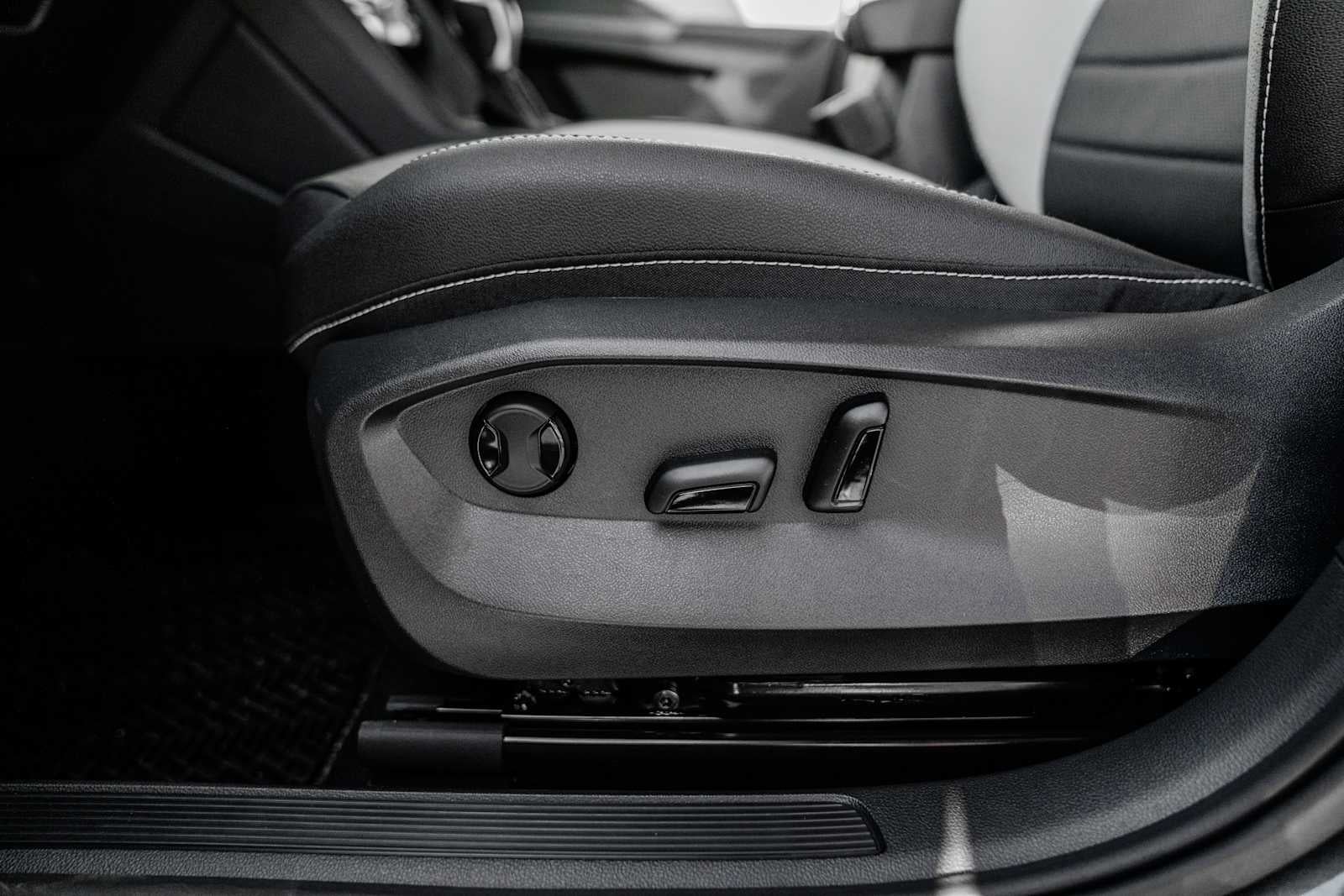 2026 Volkswagen Taos SEL 4MOTION