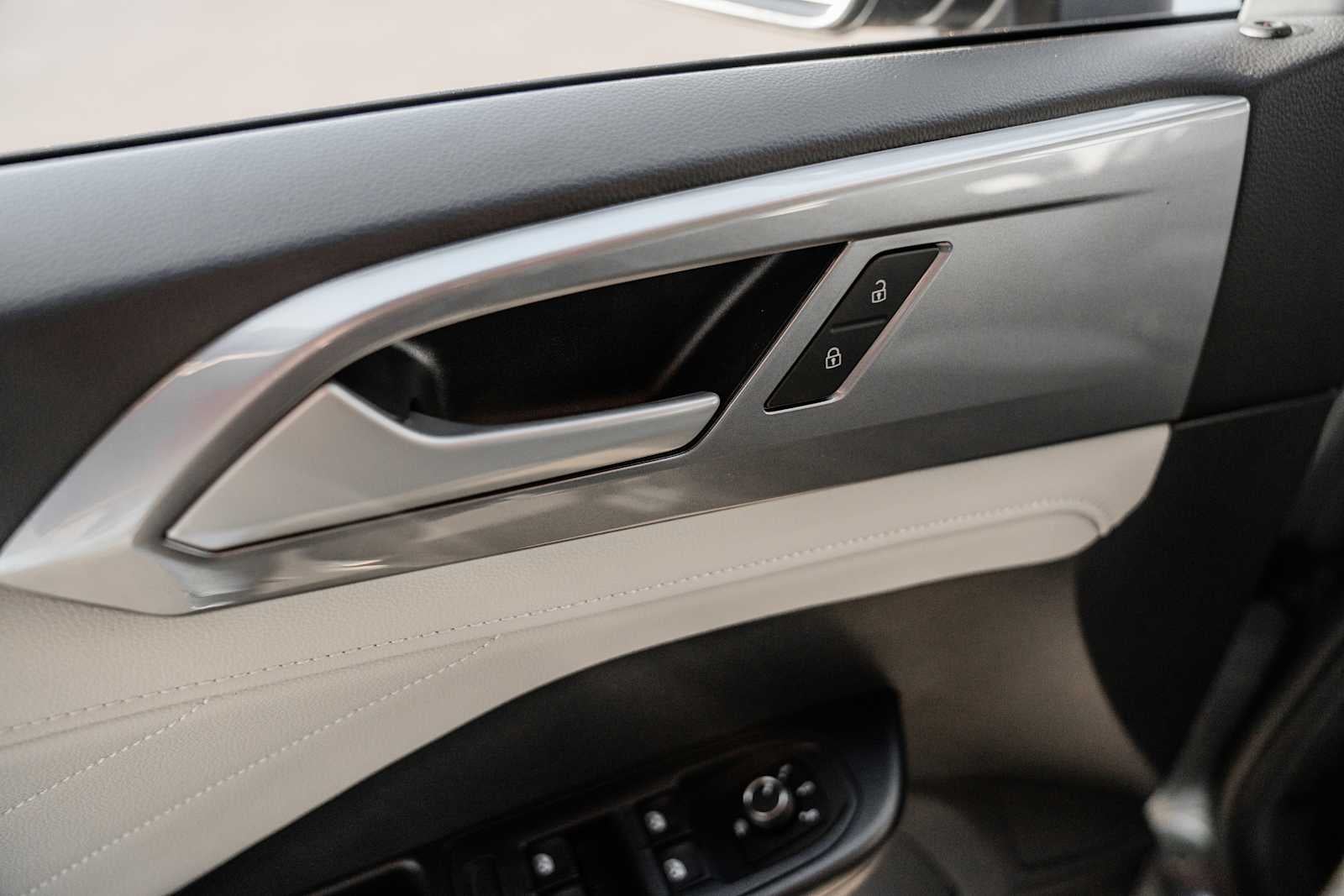 2026 Volkswagen Taos SEL 4MOTION